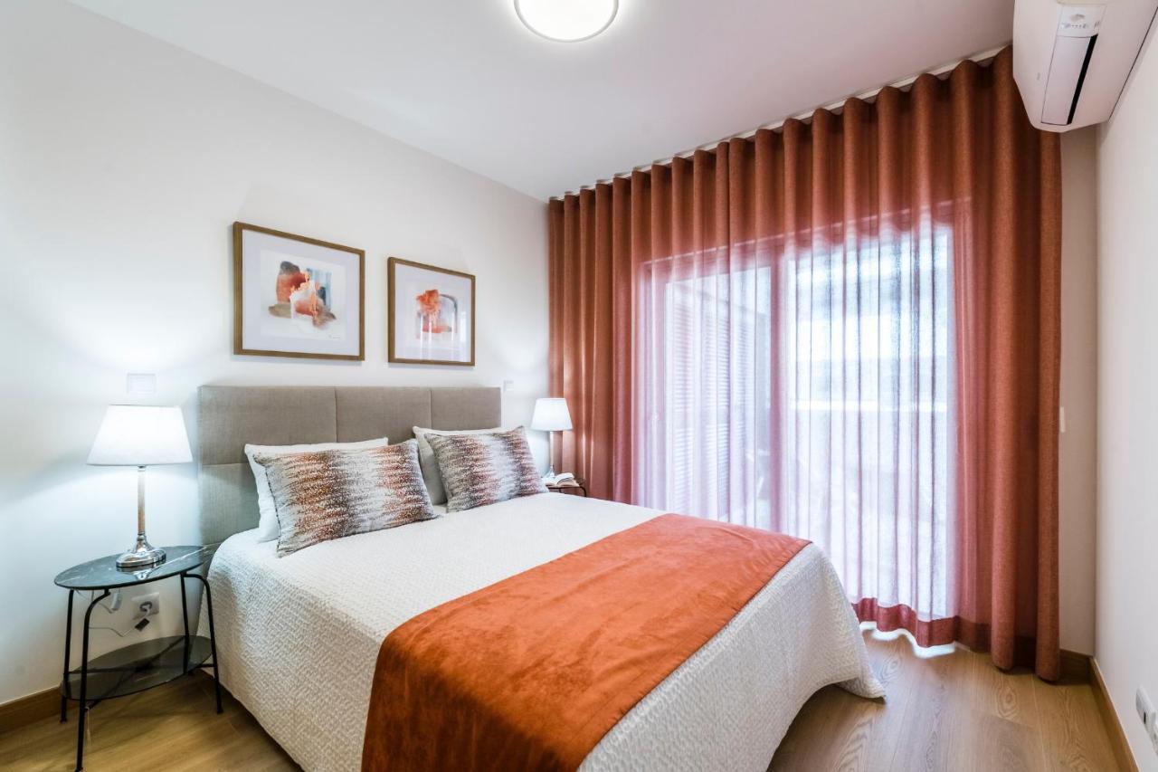 Coolhouses Lagos, 2 Bed Stylish City Flat, Rooftop Shared Pool, Clayheart Kültér fotó